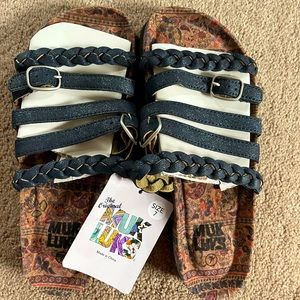 BRAND NEW MUK LUKS - size 7